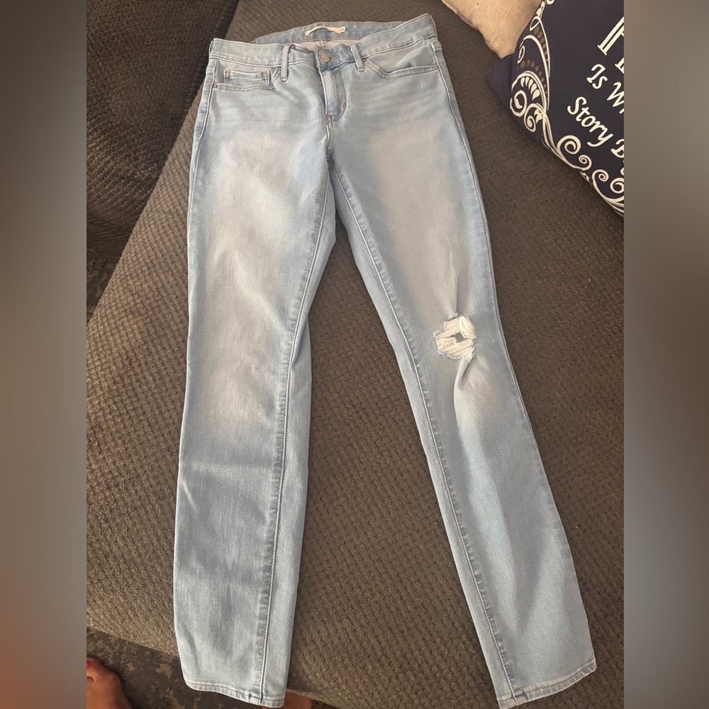 Levi's Light Blue Ripped Skinny Jeans size 28